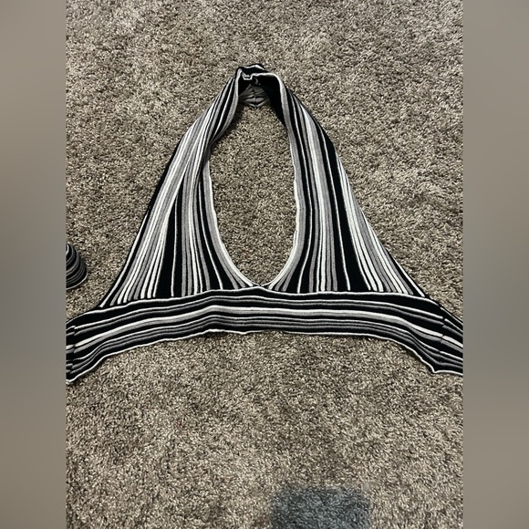 Amazon Women's Halter Backless Knitted Crop Top V Neck - Picture 1 of 2